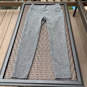 ATHLETA Size M black/white leggings